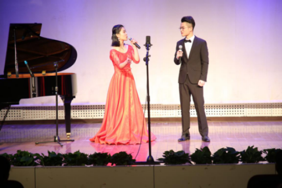 山西民歌《想亲亲》,曲调优美,歌词生动,富有浓郁的乡土气息。